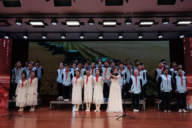 “青春领航三中梦 艺燃精彩韵芳华” 湘潭市第三中学第二十四届校园艺术节闭幕式暨庆元旦迎新年文艺汇演圆满落幕 “青春领航三中梦 艺燃精彩韵芳华” 湘潭市第三中学第二十四届校园艺术节闭幕式暨庆元旦迎新年文艺汇演圆满落幕