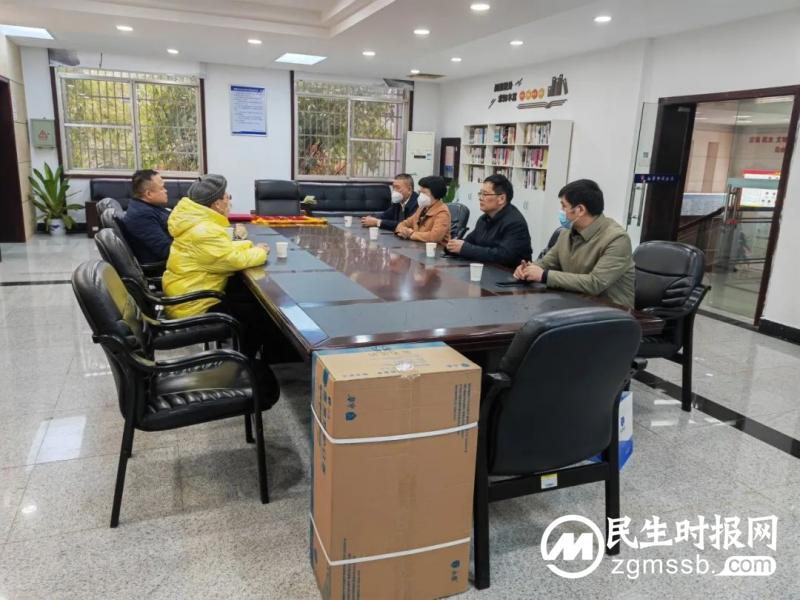 “同心同向 奉献莲城”永霏集团向市司法局送来锦旗和感谢信 “同心同向 奉献莲城”永霏集团向市司法局送来锦旗和感谢信