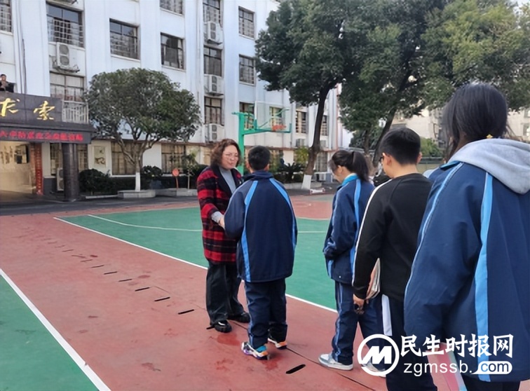 演练于形,防震于心 ——湘潭市第十六中学开展地震应急疏散演练 演练于形,防震于心 ——湘潭市第十六中学开展地震应急疏散演练