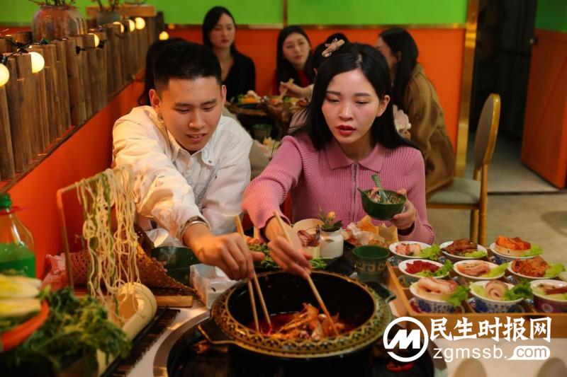 品味美食的力量：蜀令营涮烤火锅趴，给生活充上满满活力