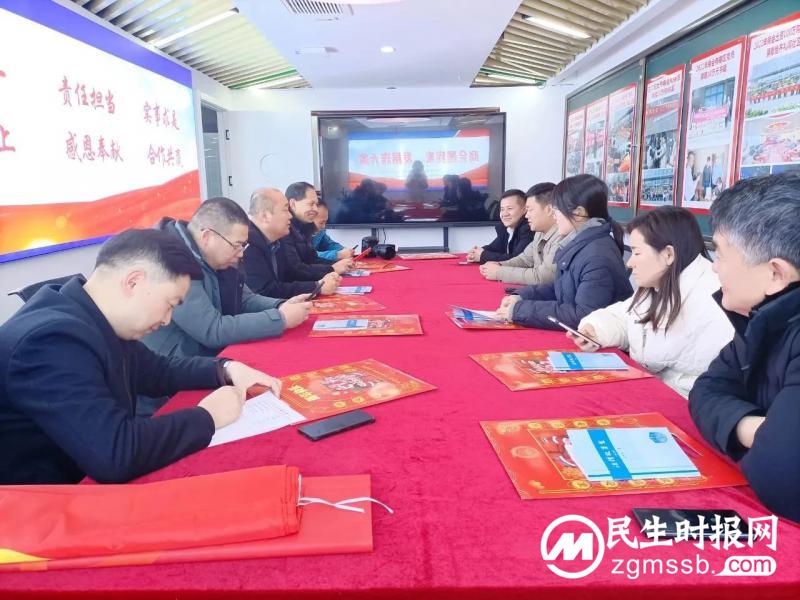 郑州市商丘商会开展--数九寒天腊八粥 浓浓情谊献街头公益活动