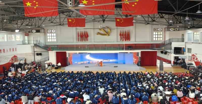 逐梦青春 强国有我 ——湘潭市第十六中学校园文化艺术节暨2025年元旦汇演 逐梦青春 强国有我 ——湘潭市第十六中学校园文化艺术节暨2025年元旦汇演