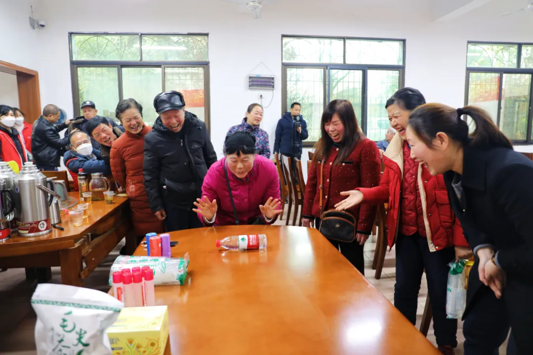 暖心系桑榆 健康迎新春——湘潭县法院邀请退休老干部“回家”团圆 暖心系桑榆 健康迎新春——湘潭县法院邀请退休老干部“回家”团圆