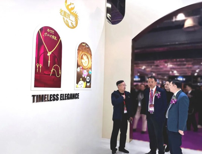 传统奢华与现代萌趣的激情碰撞，商业联动还能这么玩