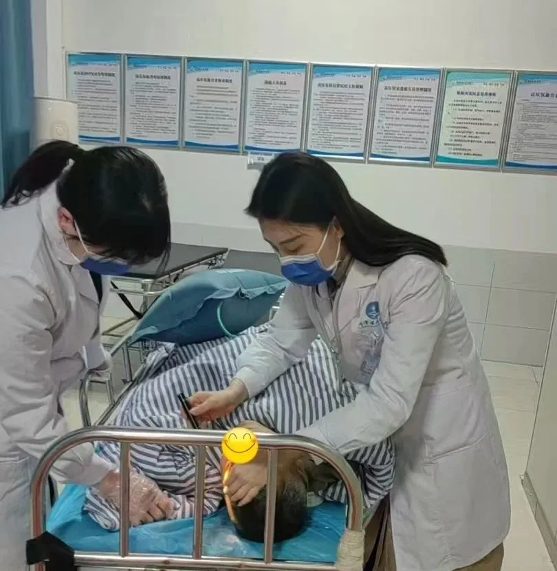 从昏迷到康复:我院多学科联合力挽一氧化碳中毒患者生命 从昏迷到康复:我院多学科联合力挽一氧化碳中毒患者生命
