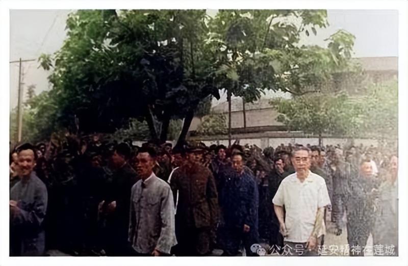 《周恩来总理回延安》(情景诗) 《周恩来总理回延安》(情景诗)