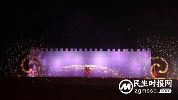 铁花绽放如意湖 喜迎新春年味浓