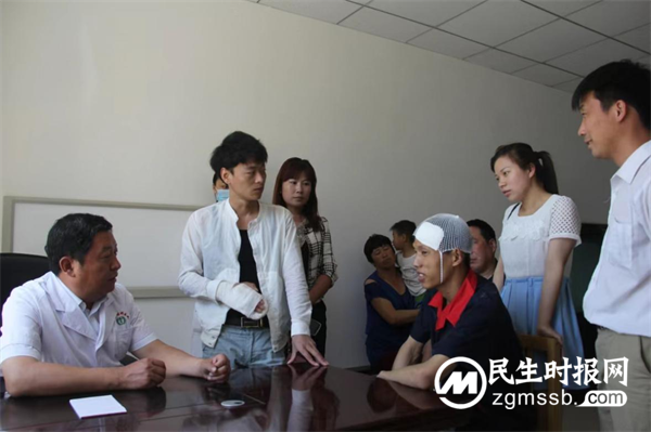 以医治病以德服人，医者仁心人间真情