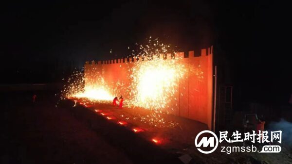 铁花绽放如意湖 喜迎新春年味浓