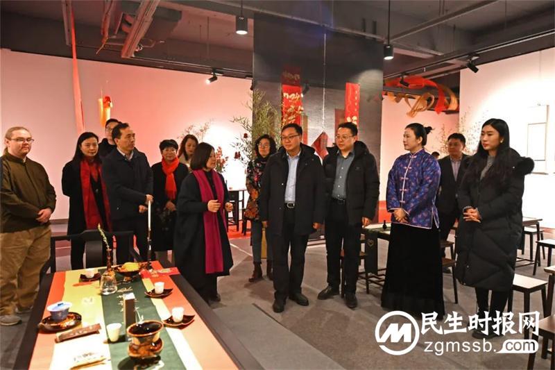 省文化和旅游厅党组书记、厅长黄东升参观考察“和美生活·非遗美学艺术展”