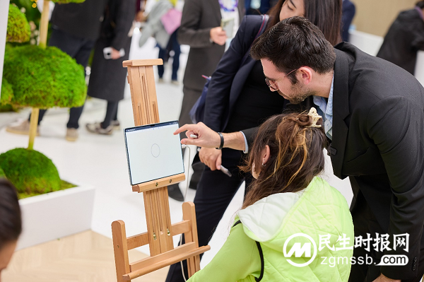 mwc 2024：当艺术遇上科技，华为于巴展诠释自由创作之美