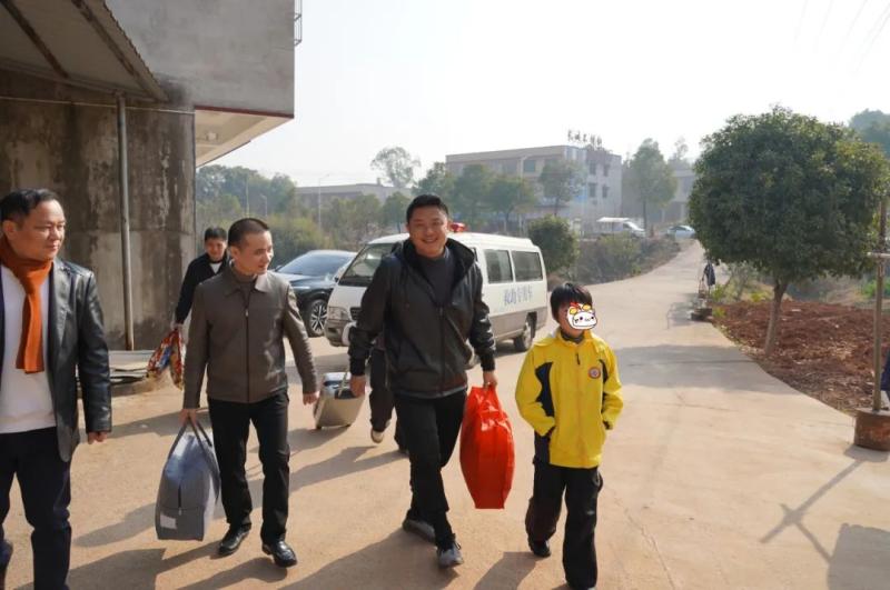 寒冬送暖,与爱童行 | 湘潭市困境儿童及散居孤儿收获冬日温暖 寒冬送暖,与爱童行 | 湘潭市困境儿童及散居孤儿收获冬日温暖