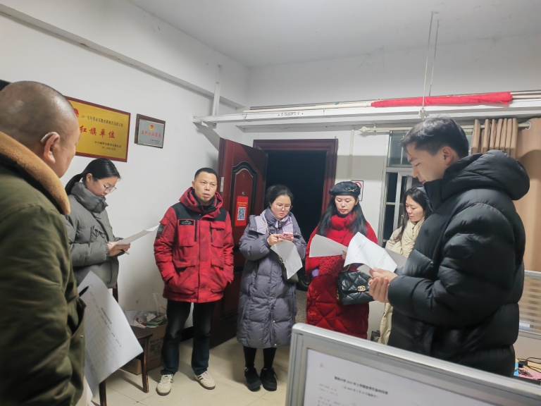 收手机收心思 新学期新气象 ——湘机中学严抓在校学生的智能手机管理 收手机收心思 新学期新气象 ——湘机中学严抓在校学生的智能手机管理