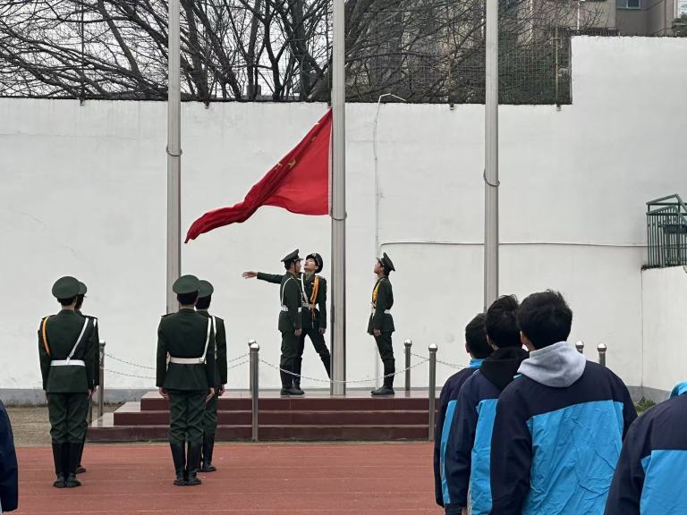 安全铭于心 文明践于行 ——湘机中学举行升旗仪式暨安全文明教育活动 安全铭于心 文明践于行 ——湘机中学举行升旗仪式暨安全文明教育活动