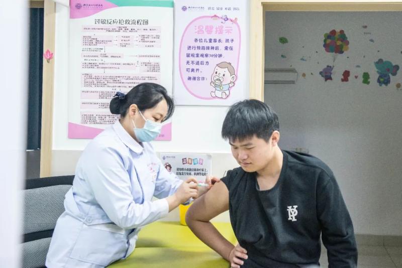 新时代好男人标配！湘潭县妇幼保健院迎来县内首位男性hpv疫苗“护花使者”