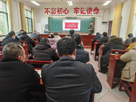 管培聚力提质量 蓄势赋能谋发展 ——分水乡中心校开展2025年上学期管理干部培训 管培聚力提质量 蓄势赋能谋发展 ——分水乡中心校开展2025年上学期管理干部培训