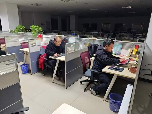 #百倍用心 十分满意#【湘潭联通全力护航“春节”网络重保】 #百倍用心 十分满意#【湘潭联通全力护航“春节”网络重保】