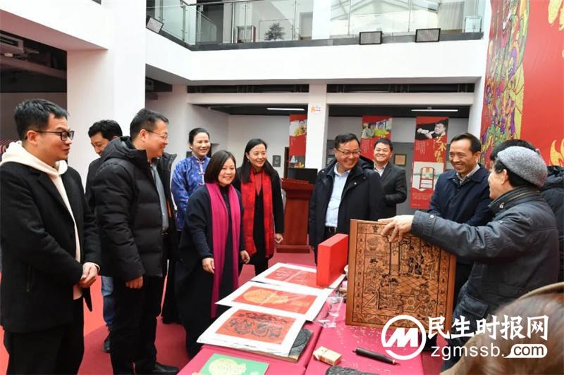 省文化和旅游厅党组书记、厅长黄东升参观考察“和美生活·非遗美学艺术展”