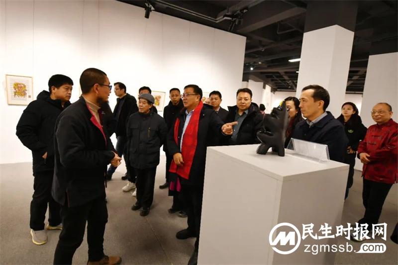 省文化和旅游厅党组书记、厅长黄东升参观考察“和美生活·非遗美学艺术展”