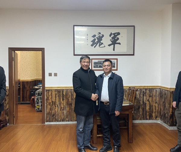 云南省民营企业家协会书记花泽飞一行到民生时报云南办事处共商发展
