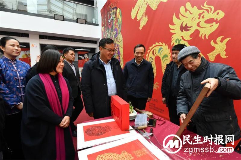 省文化和旅游厅党组书记、厅长黄东升参观考察“和美生活·非遗美学艺术展”