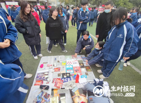 “爱”不闲置,“锋”火相传——湘潭市二中校园义卖活动 “爱”不闲置,“锋”火相传——湘潭市二中校园义卖活动