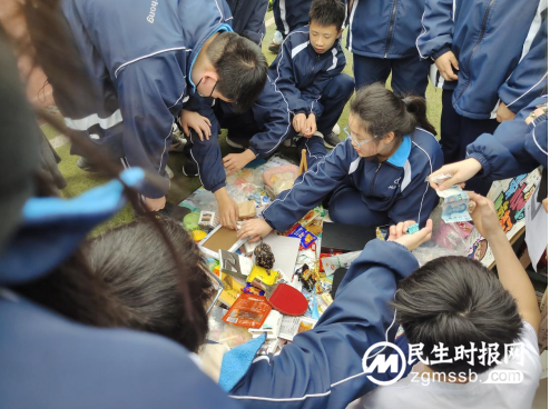 “爱”不闲置,“锋”火相传——湘潭市二中校园义卖活动 “爱”不闲置,“锋”火相传——湘潭市二中校园义卖活动