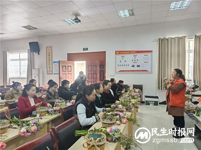 向下扎根促参与·向上生长优环境——三村村草莓集市文创氛围营造项目总结活动