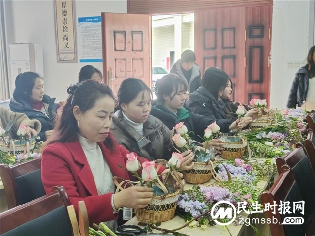 向下扎根促参与·向上生长优环境——三村村草莓集市文创氛围营造项目总结活动