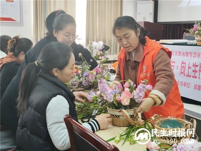 向下扎根促参与·向上生长优环境——三村村草莓集市文创氛围营造项目总结活动