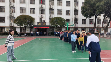 龙舞绳韵,跃动青春 ——湘潭市十六中举行2024年全校跳长绳比赛活动 龙舞绳韵,跃动青春 ——湘潭市十六中举行2024年全校跳长绳比赛活动