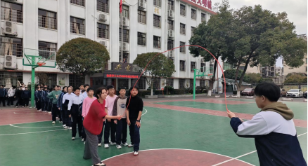 龙舞绳韵,跃动青春 ——湘潭市十六中举行2024年全校跳长绳比赛活动 龙舞绳韵,跃动青春 ——湘潭市十六中举行2024年全校跳长绳比赛活动