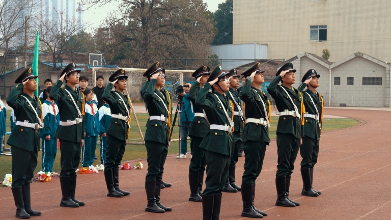 十八成人铸壮志 百日奋蹄奔绣程 ——湘机中学举行2025届高三成人礼暨高考誓师大会 十八成人铸壮志 百日奋蹄奔绣程 ——湘机中学举行2025届高三成人礼暨高考誓师大会