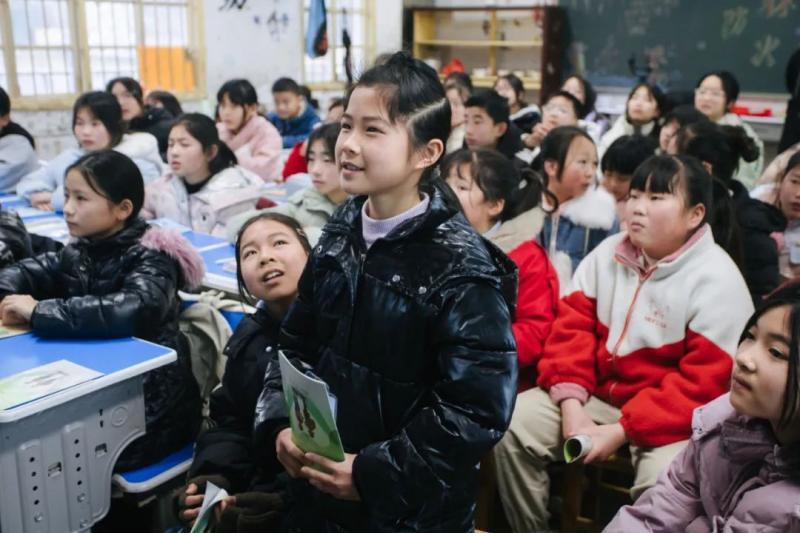 学雷锋、践行动、法治班会与法“童”行 学雷锋、践行动、法治班会与法“童”行