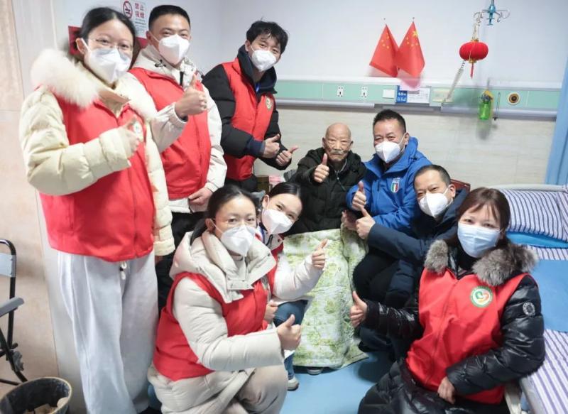 【中心医院·医者红】这个3·5,看惠景把雷锋精神直接拉满! 【中心医院·医者红】这个3·5,看惠景把雷锋精神直接拉满!