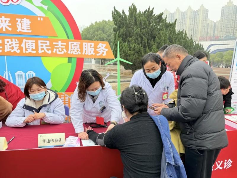 【中心医院·医者红】这个3·5,看惠景把雷锋精神直接拉满! 【中心医院·医者红】这个3·5,看惠景把雷锋精神直接拉满!