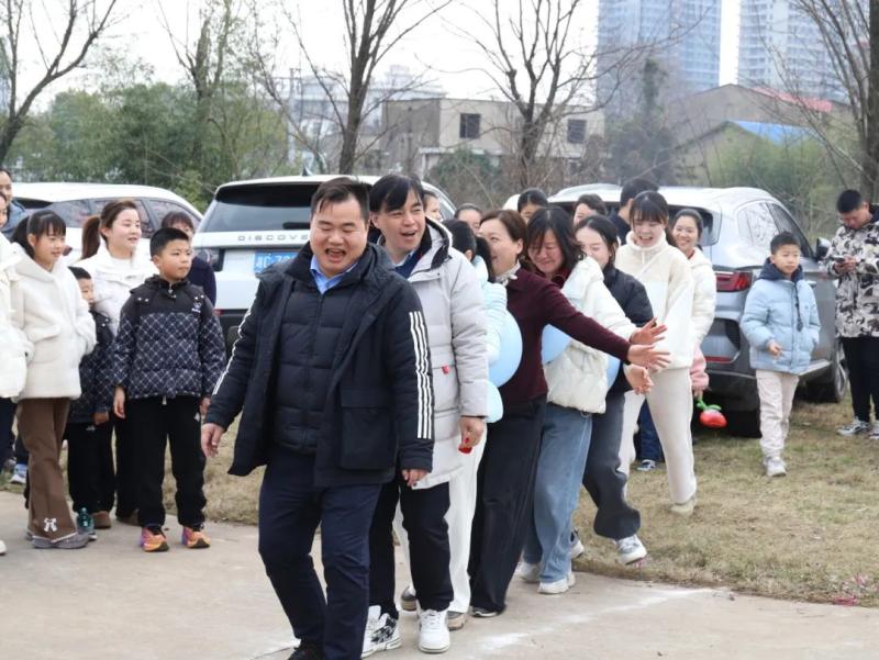 春日悦游 共赴美好—— 湘潭市中医医院举办2025年“三八”国际妇女节春游活动 春日悦游 共赴美好—— 湘潭市中医医院举办2025年“三八”国际妇女节春游活动