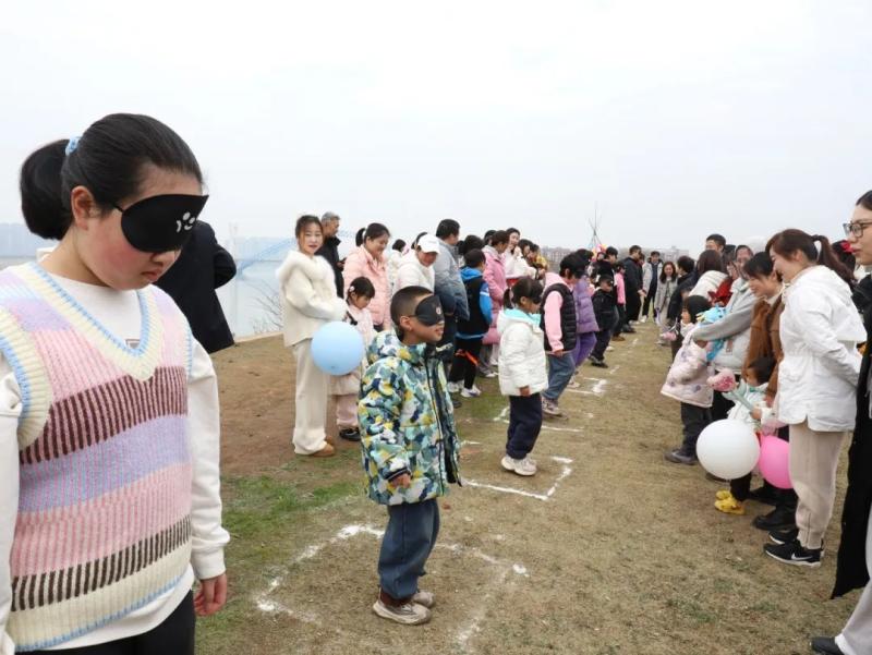 春日悦游 共赴美好—— 湘潭市中医医院举办2025年“三八”国际妇女节春游活动 春日悦游 共赴美好—— 湘潭市中医医院举办2025年“三八”国际妇女节春游活动