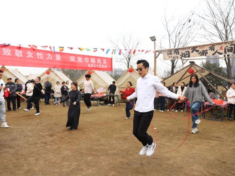 春日悦游 共赴美好—— 湘潭市中医医院举办2025年“三八”国际妇女节春游活动 春日悦游 共赴美好—— 湘潭市中医医院举办2025年“三八”国际妇女节春游活动