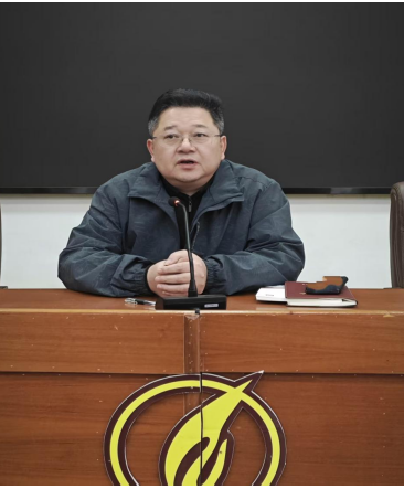 推动自主管理,凝聚共育合力 ——湘潭市第二中学2025年上学期德育论坛(第二期)暨全体班主任工作会议 推动自主管理,凝聚共育合力 ——湘潭市第二中学2025年上学期德育论坛(第二期)暨全体班主任工作会议