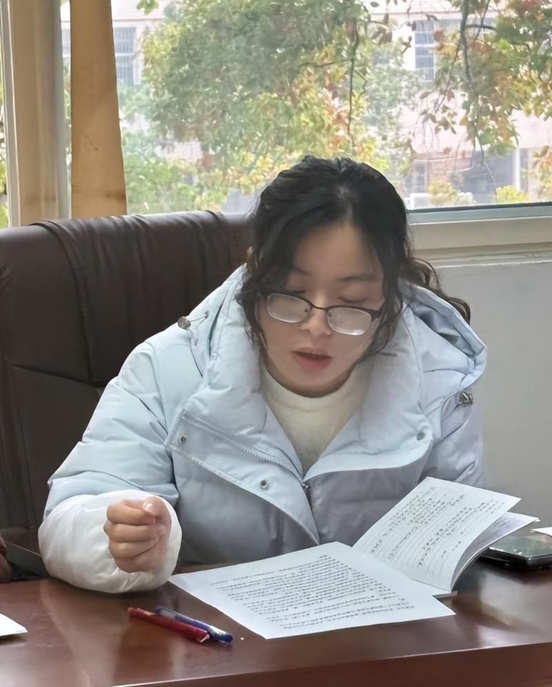 深入方可浅出,厚积才能薄发 ——湘潭市第二中学开展青年教师学习活动 深入方可浅出,厚积才能薄发 ——湘潭市第二中学开展青年教师学习活动