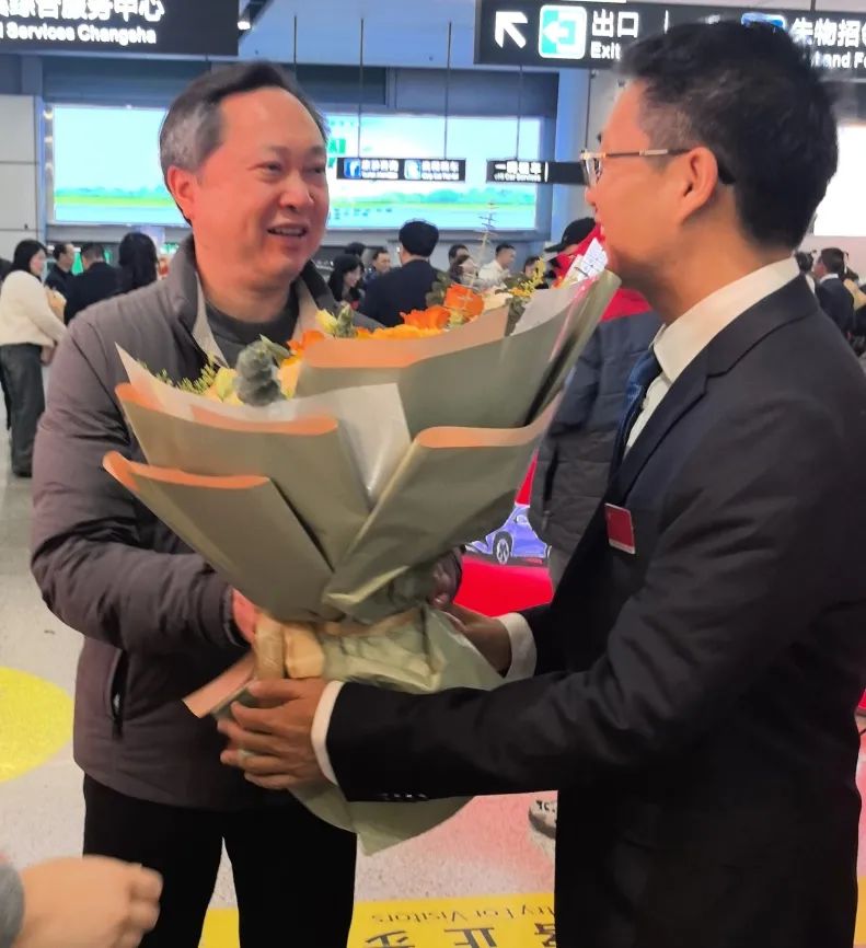 【中心医院·医者红】援非归来,欢迎回家! 【中心医院·医者红】援非归来,欢迎回家!