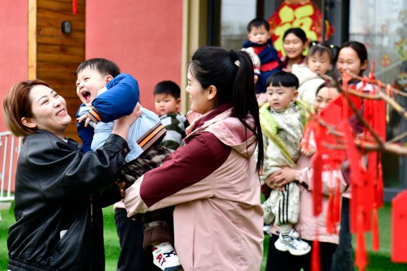 山东郓城：让老有所养幼有所育