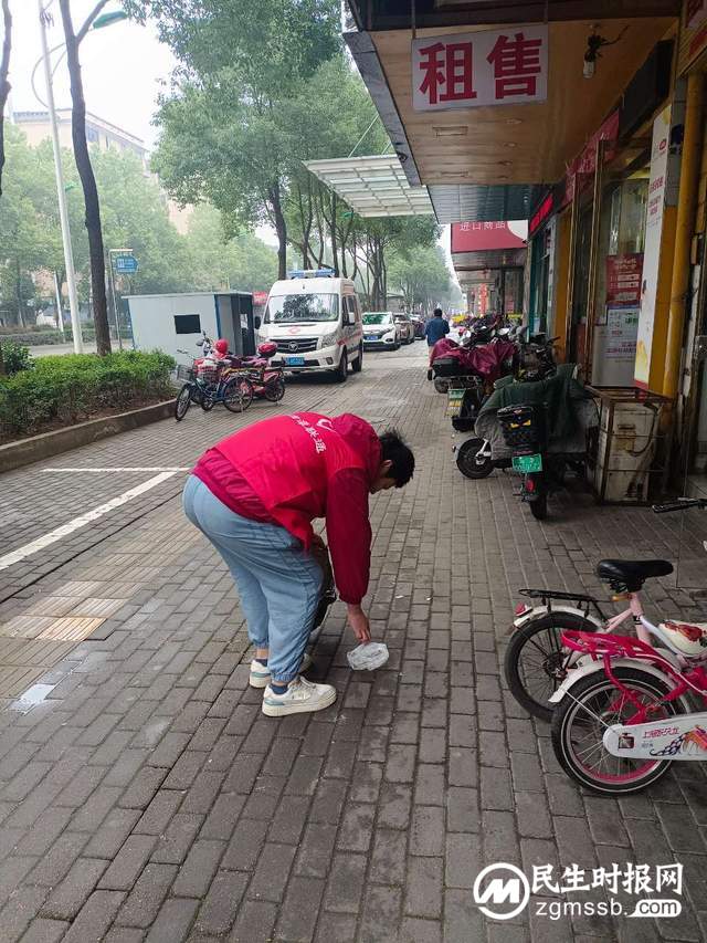 #百倍用心 十分满意# 【学习雷锋好榜样 传递青春正能量】 #百倍用心 十分满意# 【学习雷锋好榜样 传递青春正能量】