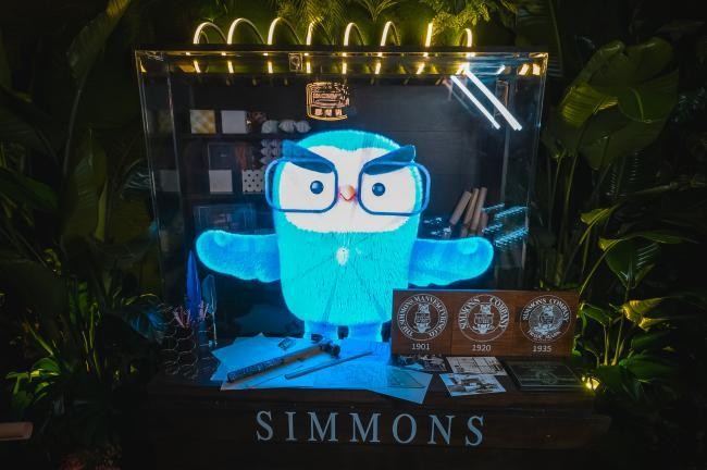 simmons 席梦思吉祥物正式发布 携“摘梦奇愈” 弹簧森林体验空间闪现上海