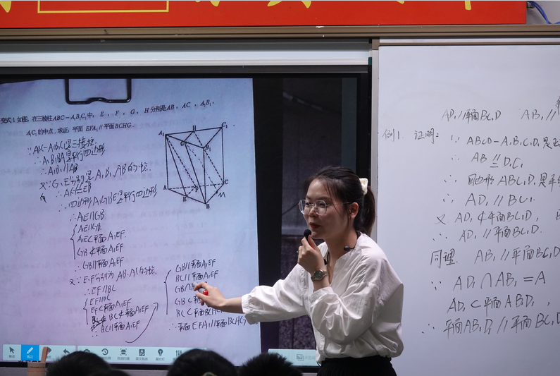 实施“三动”课堂,激发教育活力——记教学开放日语文、数学、英语展示课 实施“三动”课堂,激发教育活力——记教学开放日语文、数学、英语展示课