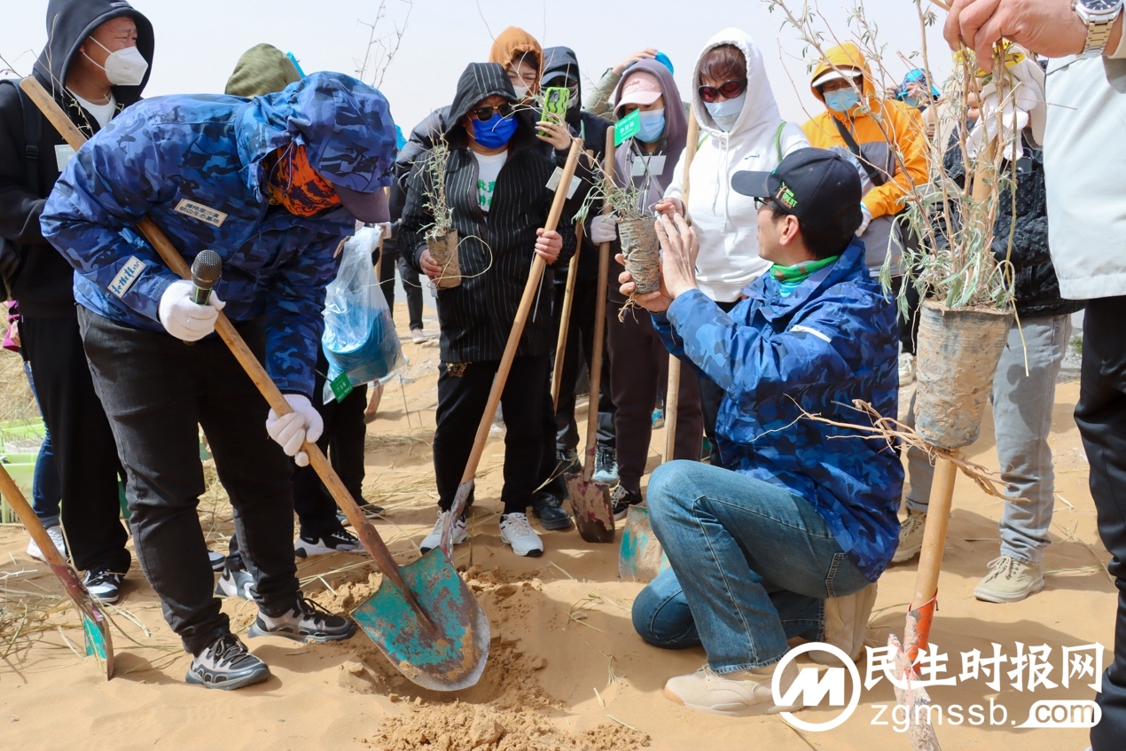 “植此青绿，播种希望”，和新希望乳业一起守护地球生机