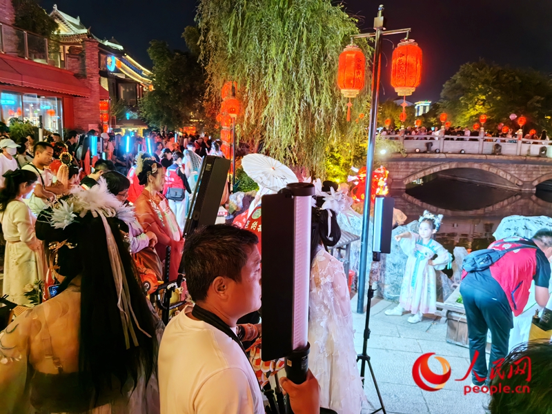 洛阳：一件汉服带火一座城