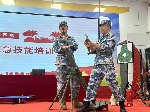 国防教育进校园 点燃少年强国梦——明德学校举行青少年国防动员应急技能培训 国防教育进校园 点燃少年强国梦——明德学校举行青少年国防动员应急技能培训