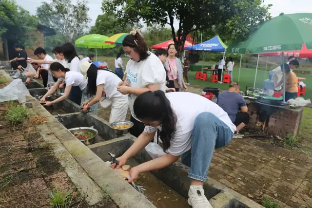 【青春当燃 有我在场】湘潭县人民医院开展五四青年节团建拓展活动 【青春当燃 有我在场】湘潭县人民医院开展五四青年节团建拓展活动